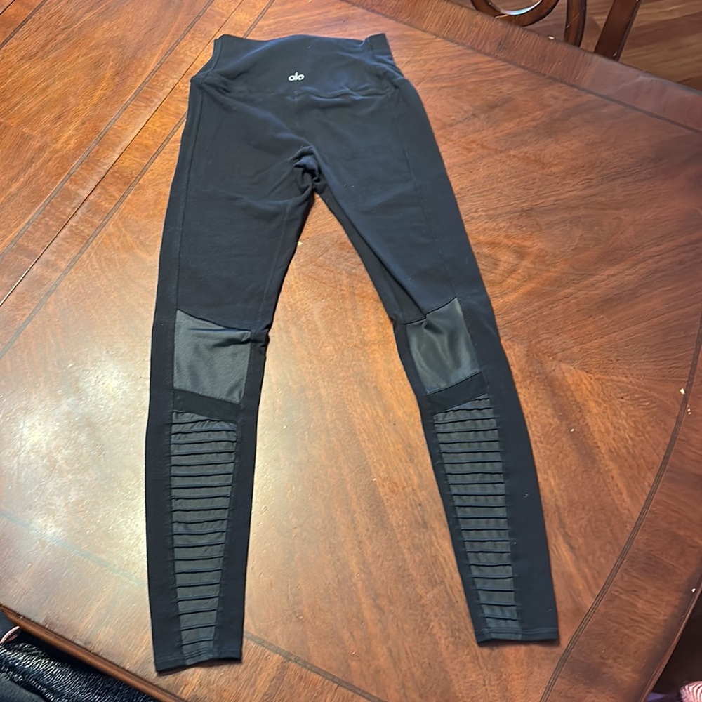 Alo moto leggings - Picture 2 of 3
